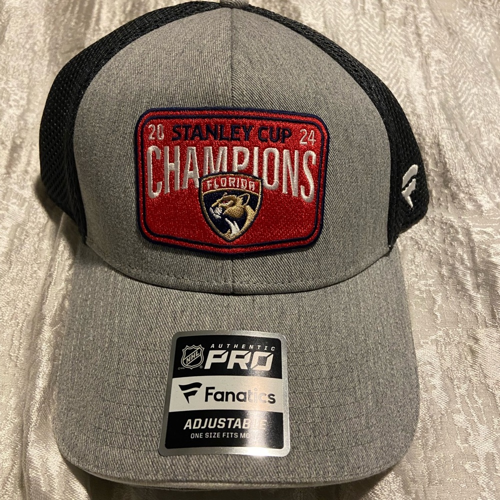 NWT NHL Stanley Cup Hat
